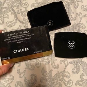 Chanel Foundation powder